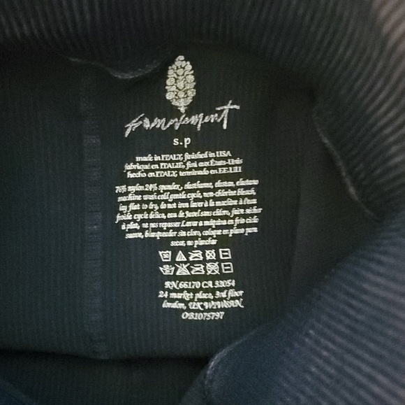 💙 Free People Ultra High Rise Happiness Runs Leggings 💙 - Picture 12 of 16